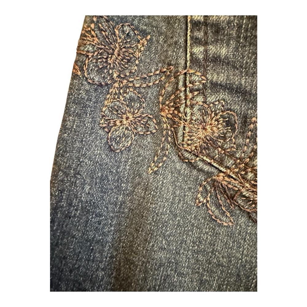 Women's Lucky Brand Sweet Straight Jeans Size 6/28 Blue Denim Floral Embroidery - Picture 8 of 13